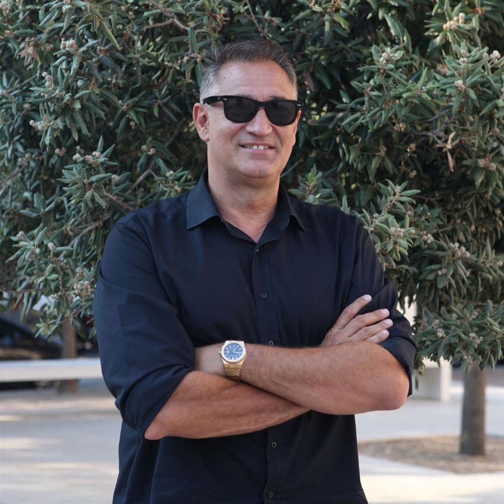 Γιώργος Ντάβλας: Η γνωριμία του με τους βασιλείς & ποιο παλάτι είναι για εκείνον το πιο εντυπωσιακό