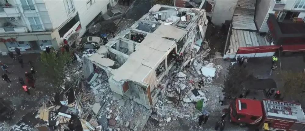 Τουρκία - Κατάρρευση πολυκατοικίας Τουρκία - Κατάρρευση πολυκατοικίας