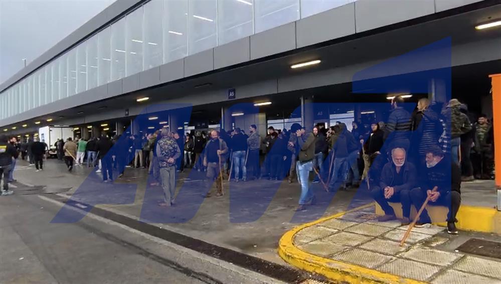 Ηράκλειο - Αγρότες στην πίστα του αεροδρομίου