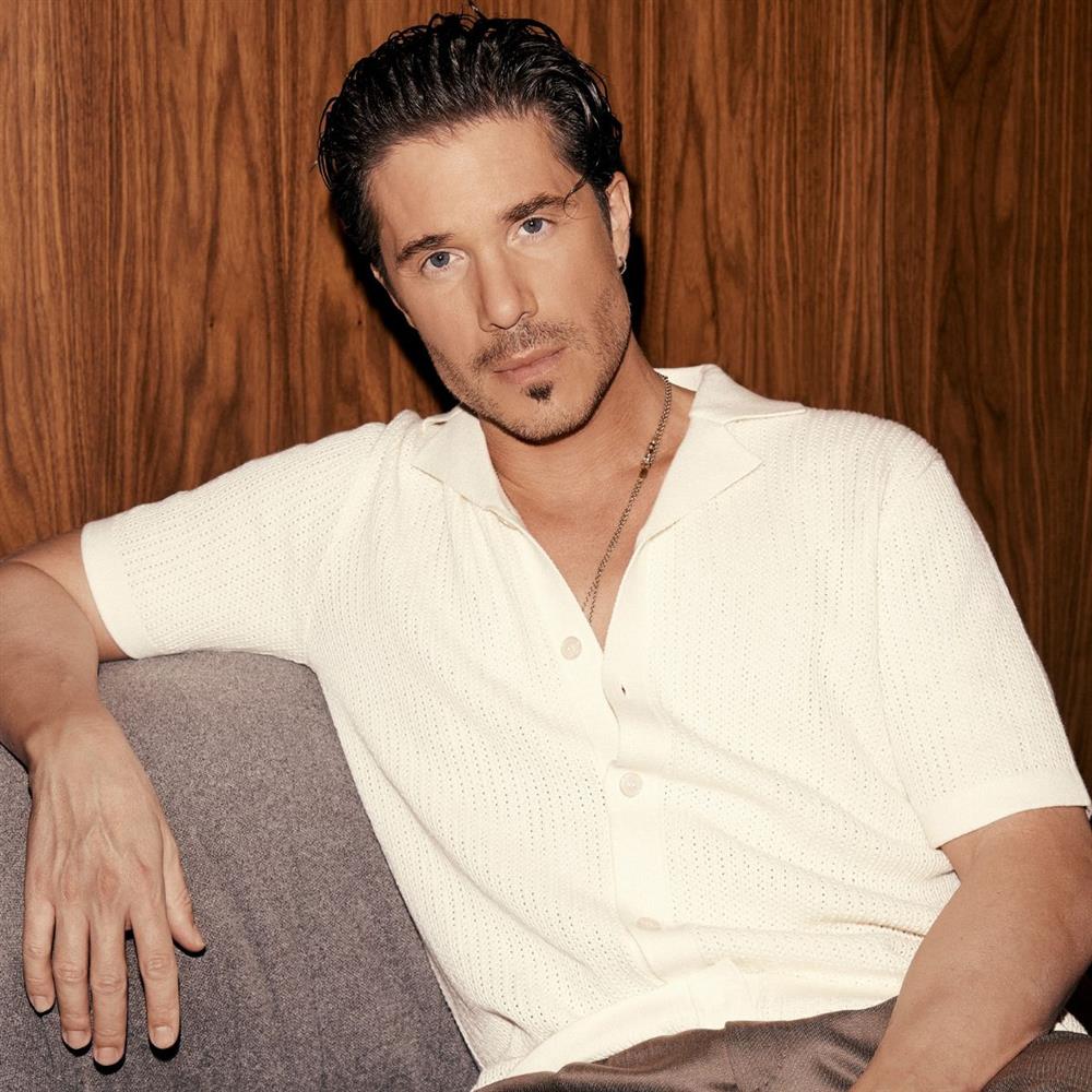 Νίκος Οικονομόπουλος