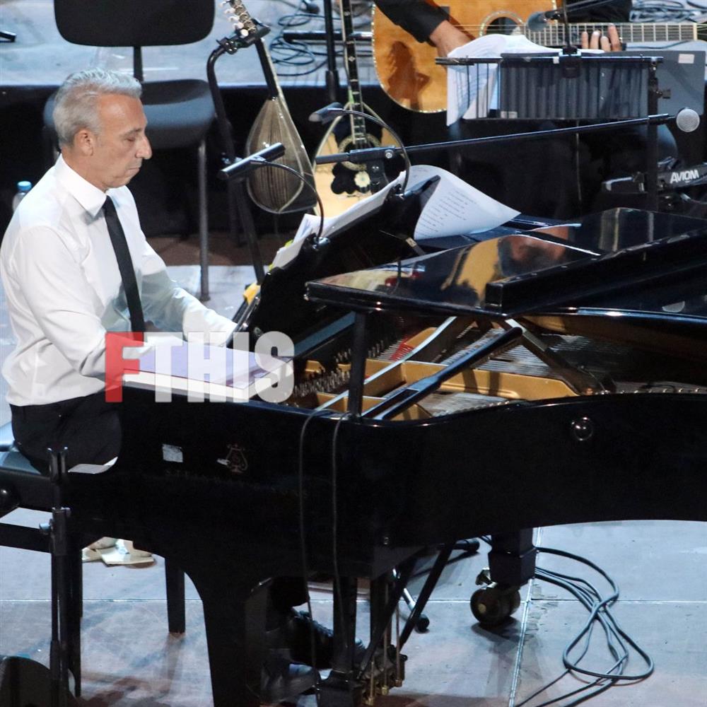 Όλγα Κεφαλογιάννη - Μίνως Μάτσας Όλγα Κεφαλογιάννη - Μίνως Μάτσας