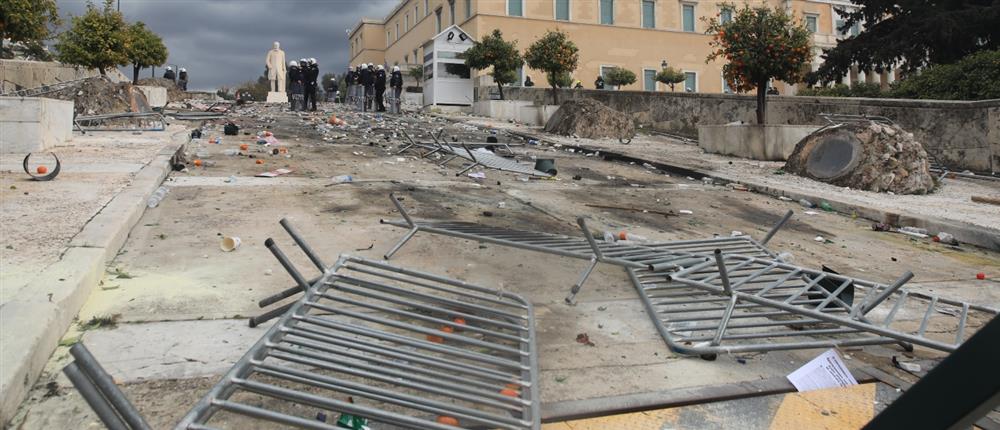 Επεισόδια - καταστροφες - τεμπη - Αθηνα Επεισόδια - καταστροφες - τεμπη - Αθηνα