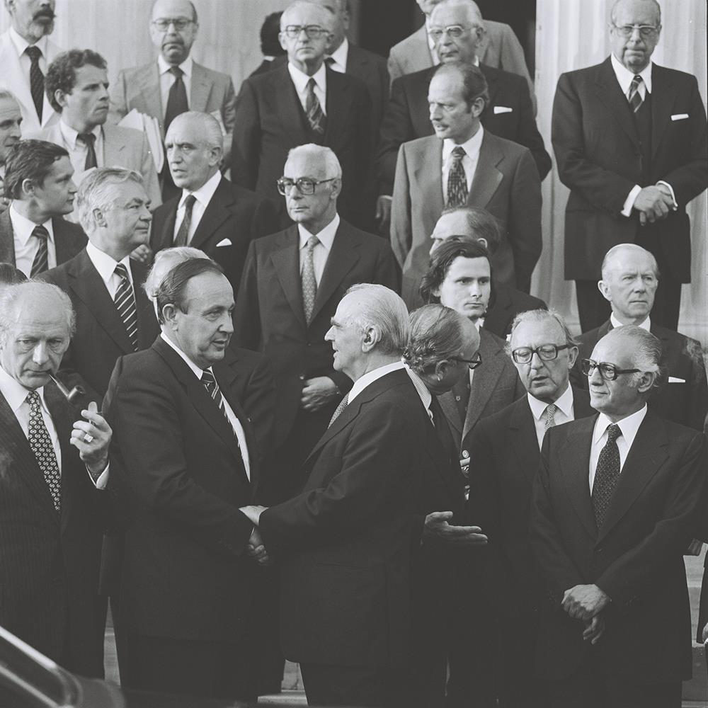 Υπογραφή Συνθήκης Προσχώρησης Ελλάδας στην ΕΟΚ - 28 Μαΐου 1979 - Ζάππειο Μέγαρο Υπογραφή Συνθήκης Προσχώρησης Ελλάδας στην ΕΟΚ - 28 Μαΐου 1979 - Ζάππειο Μέγαρο