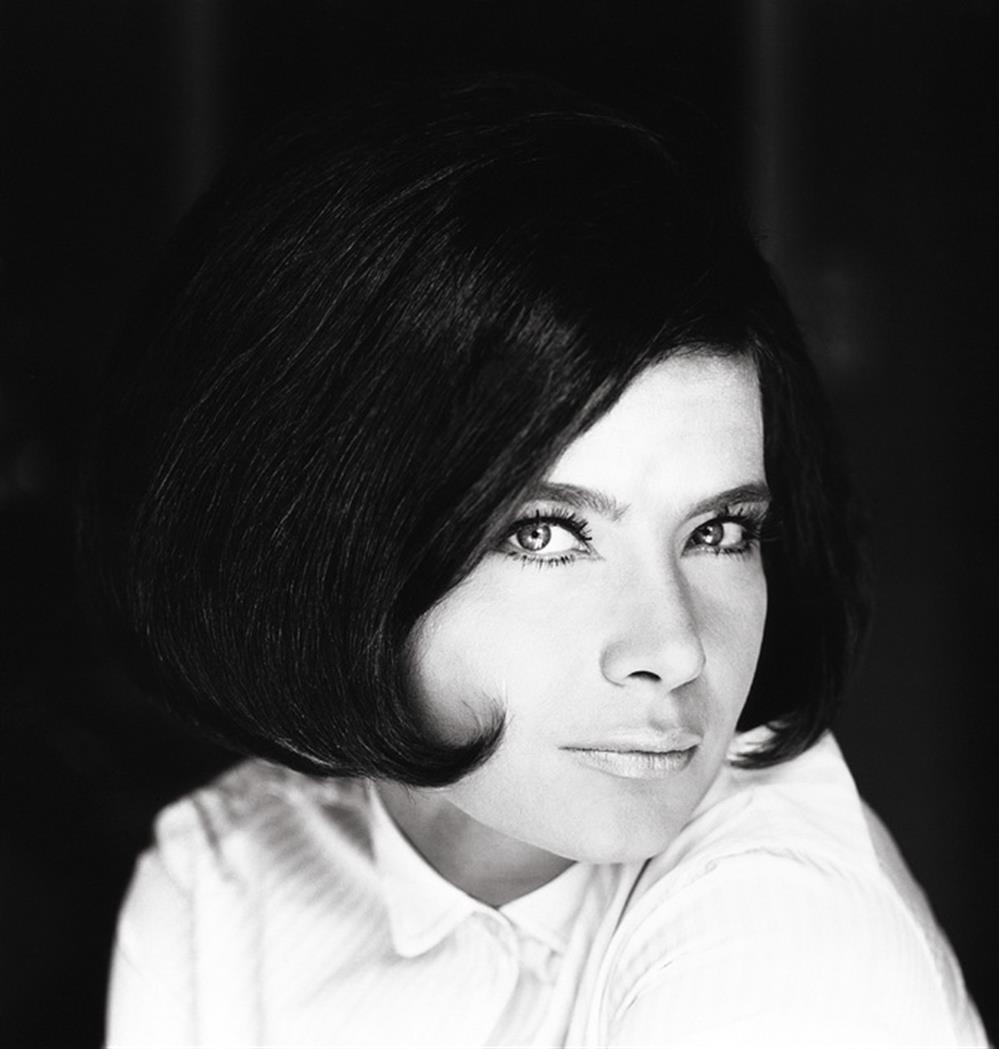 Τζένη Καρέζη