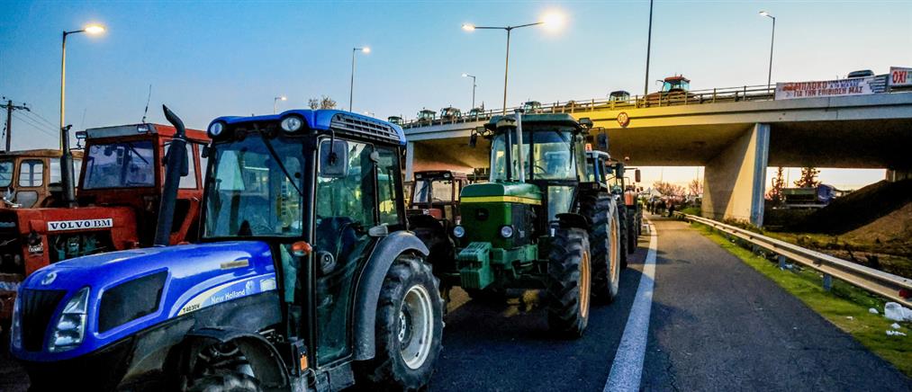 Αγρότες - Μπλόκα: Αποκλεισμός της κυκλοφορίας στον κόμβο Κερδυλλιών της Εγνατίας Οδού