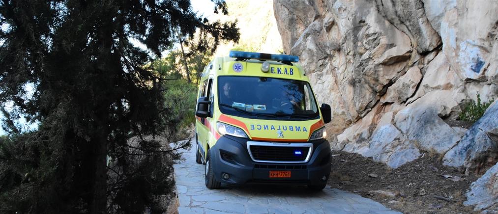 Κρήτη: Αυτοκίνητο έπεσε σε γκρεμό στον Αχεντριά - Απεγκλωβίστηκε ηλικιωμένος