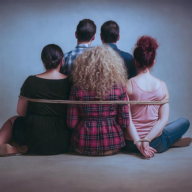 Στο Παρά Πέντε: Backstage πλάνα από τα γυρίσματα του επετειακού επεισοδίου - Η συνάντηση των πρωταγωνιστών