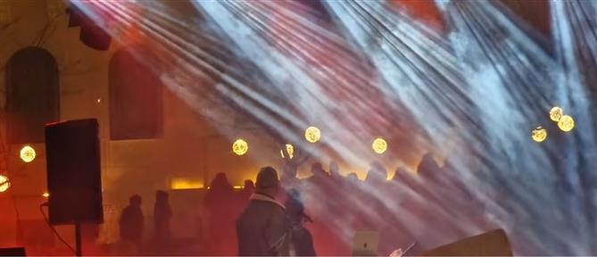 Κοζάνη: Χάος στο άναμμα του δέντρου - Επικίνδυνα πυροτεχνήματα, πανικός και τραυματισμοί