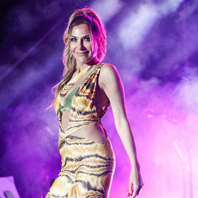 Δέσποινα Βανδή: Στέλνει τις ευχές της για το Πάσχα από παραλία της Κρήτης (Βίντεο)