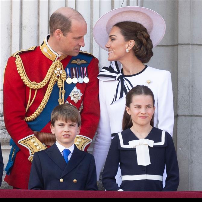 Πρίγκιπας Ουίλιαμ: Αποκαλύπτει ότι δεν κοιμάται μόνος του με την Κέιτ Μίντλετον στο συζυγικό τους κρεβάτι