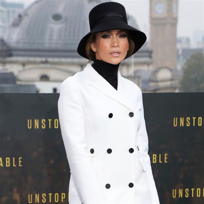 Τζένιφερ Λόπεζ: Μέσα από το "Unstoppable" θυμάται τα λόγια των γονιών της που ενέπνευσαν τα όνειρά της