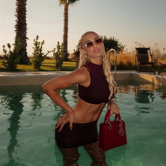 Ιωάννα Τούνη: Γενέθλια στην Ίμπιζα - Η έκπληξη των φίλων της