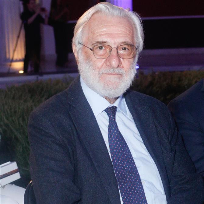 Γιάννης Σμαραγδής: "Είναι γνωστό ότι μάχομαι ενάντια στο θλιβερό κατεστημένο που ελέγχει τον ελληνικό κινηματογράφο"