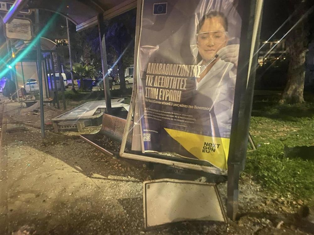 Γλυφάδα - Τροχαίο - Στάση λεωφορείου Γλυφάδα - Τροχαίο - Στάση λεωφορείου