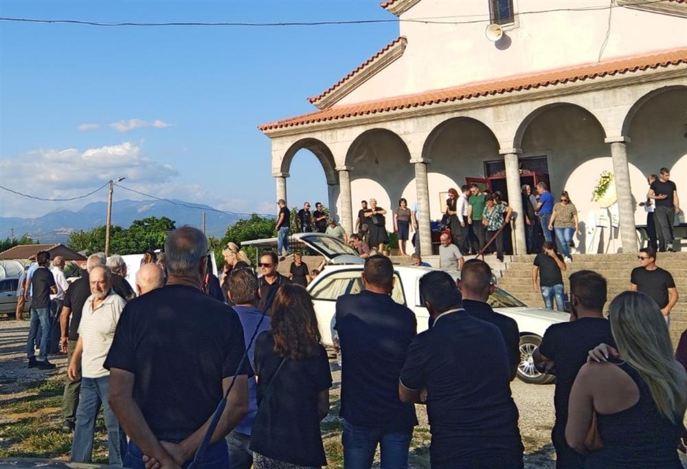 Αγρίνιο - κηδεία - δίχρονης Αγρίνιο - κηδεία - δίχρονης