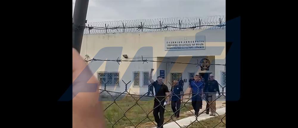 Αποφυλακίστηκε ο Ηλίας Κασιδιάρης Αποφυλακίστηκε ο Ηλίας Κασιδιάρης