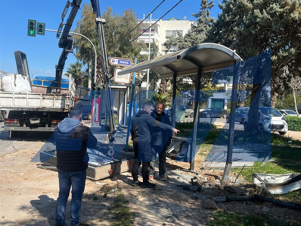 Τροχαίο στη Γλυφάδα Τροχαίο στη Γλυφάδα