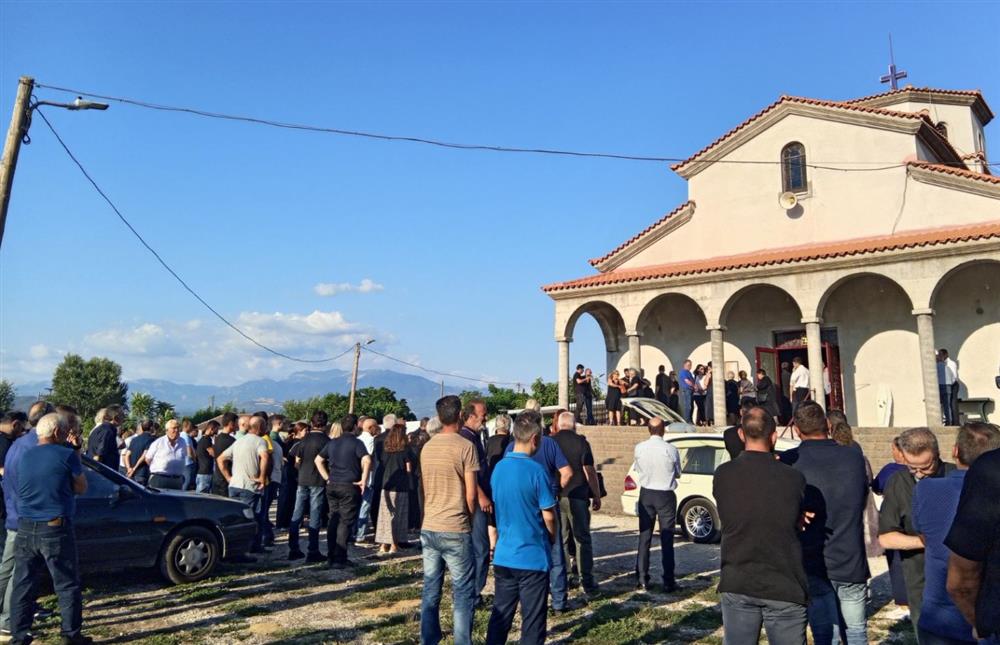 Αγρίνιο - κηδεία - δίχρονης Αγρίνιο - κηδεία - δίχρονης